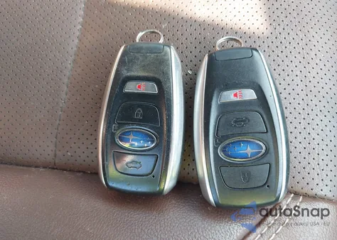 2018 Subaru Outback 2.5I Touring из США, поврежденный, VIN 4S4BSATC7J3350915